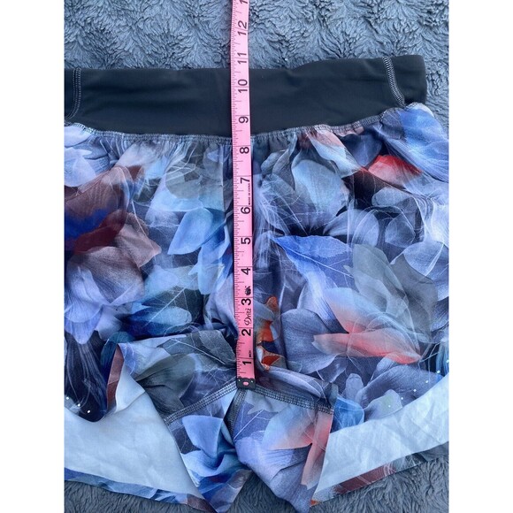 Lululemon Fast Free Short 3" Sz 4 Reflective Classic Fit Floral Multi Print Grey - Picture 10 of 16